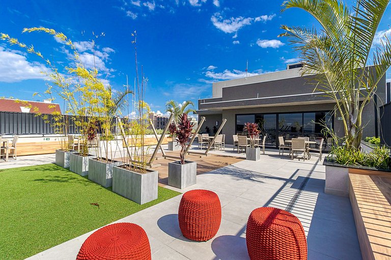 Studio moderno com rooftop e vista incrível